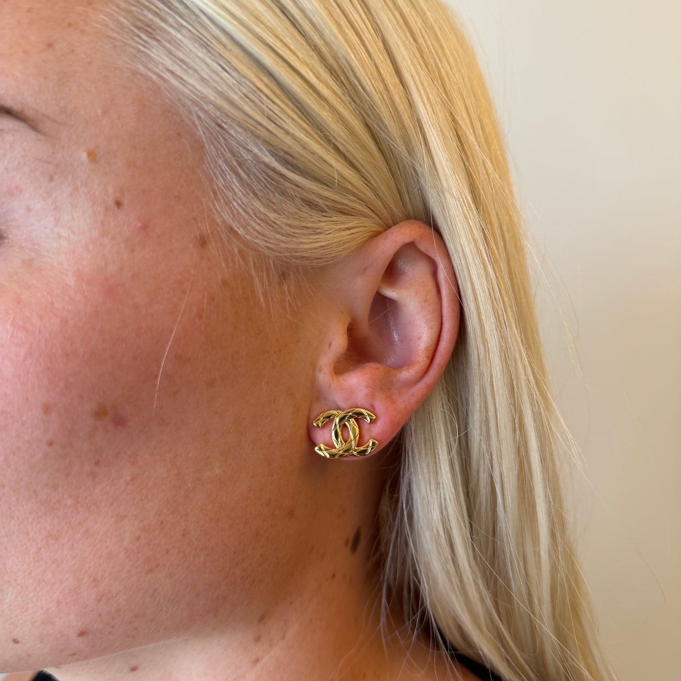 Reworked Chanel Gold Ribbed - Earrings