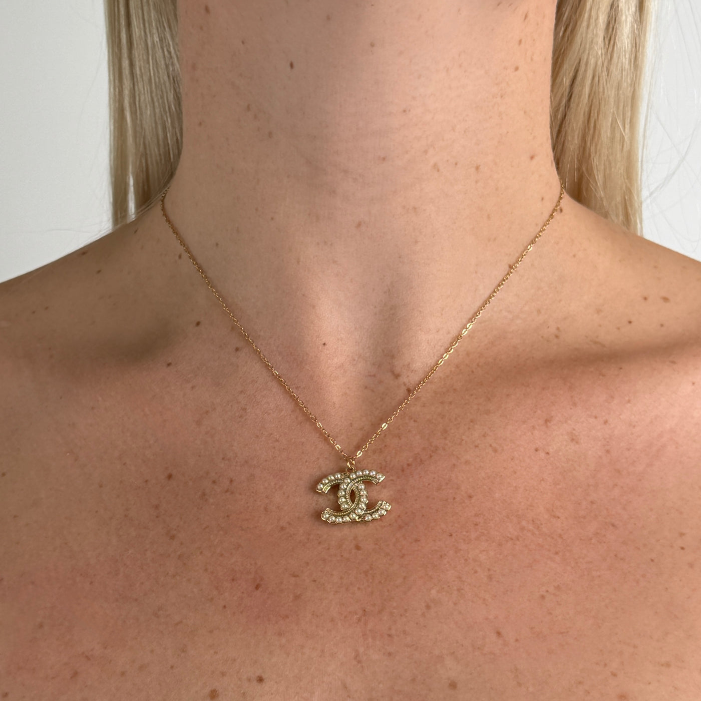 Reworked Chanel Pearl Signature - Necklace