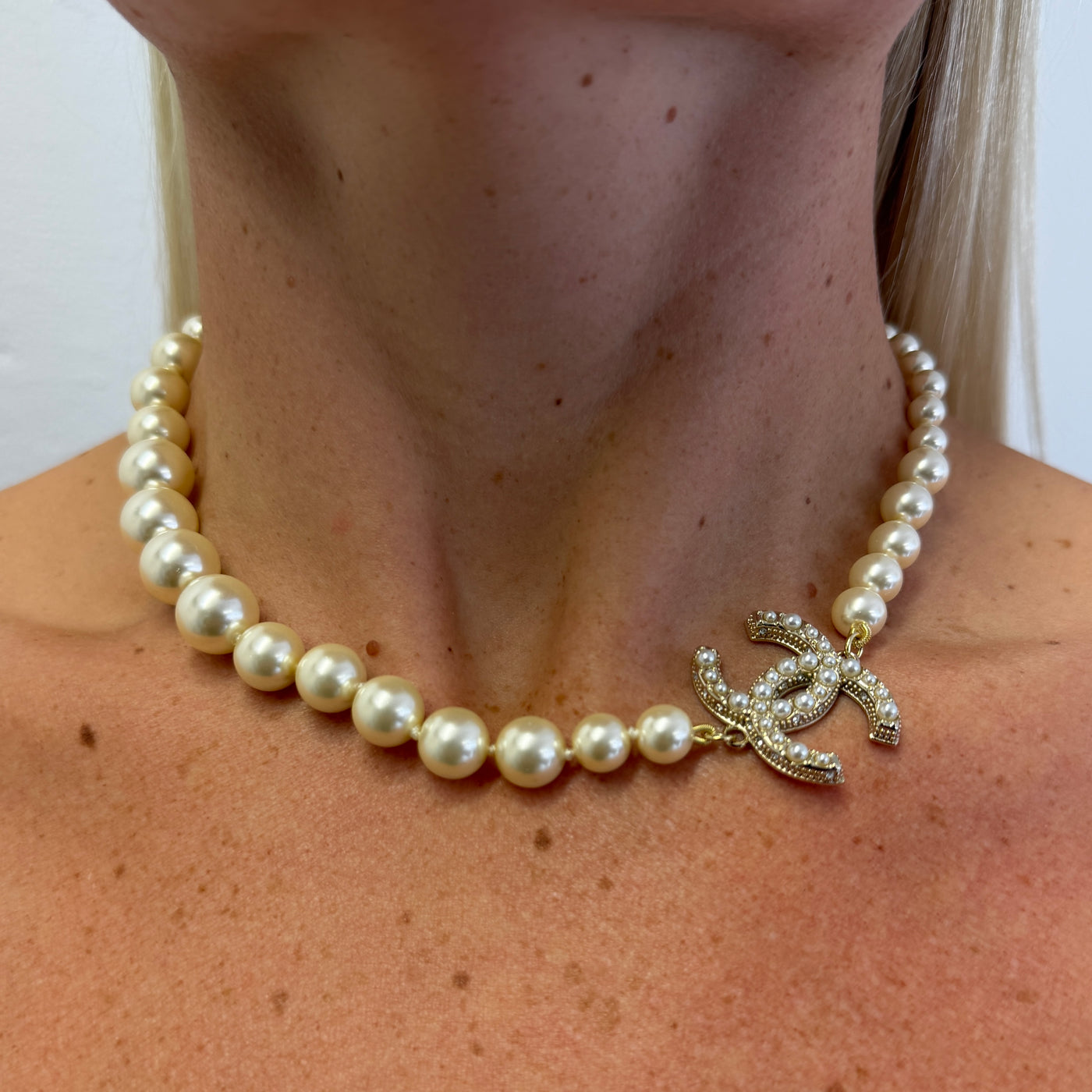 Reworked Chanel Pearl - Choker