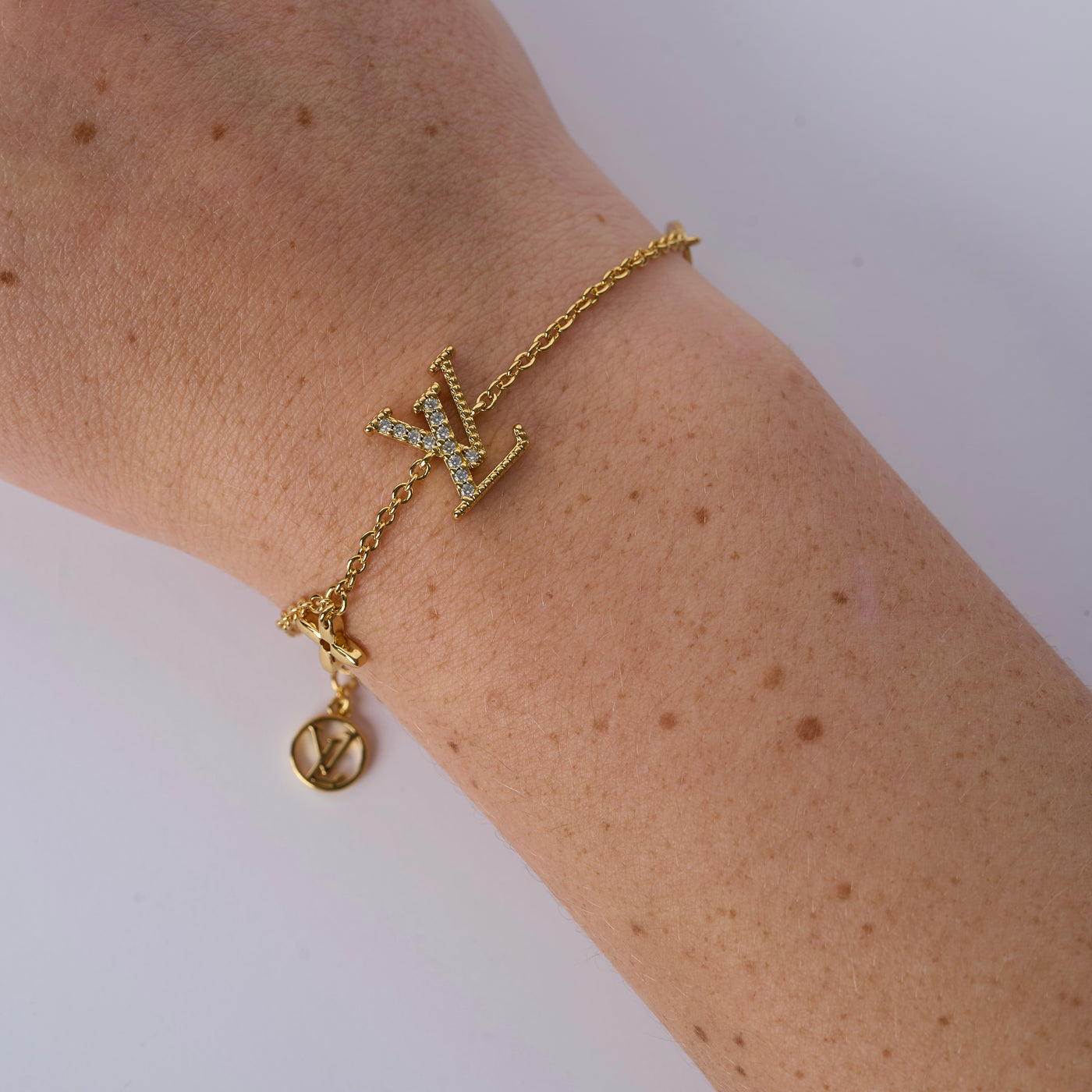 Reworked LV Gold Strass Logo - Bracelet